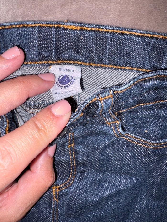 Lot de 3 jeans bébé 18 mois en très bon état - photo numéro 2