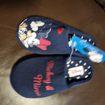 chaussons Disney Minnie et Mickey taille 32- NEUF