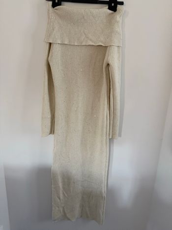 Robe longue / Épaule dénudée  / Crème 