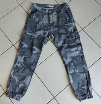 Pantalon Cargo camouflage - fille 
Marque : Laulia