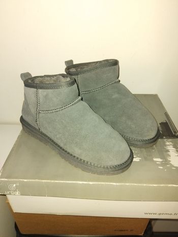Ugg grise