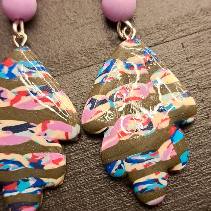 Boucles d'oreilles pendante en pâte polymere multicolore - photo numéro 7