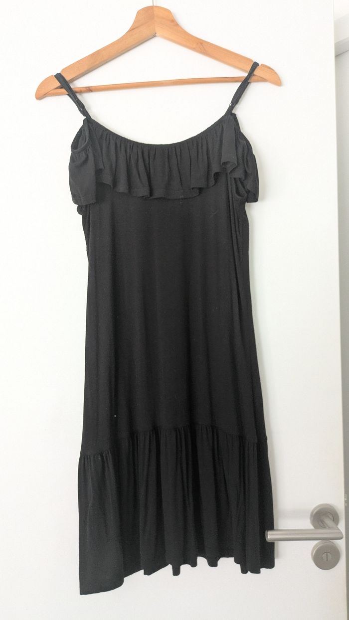 Petite robe noire - photo numéro 2
