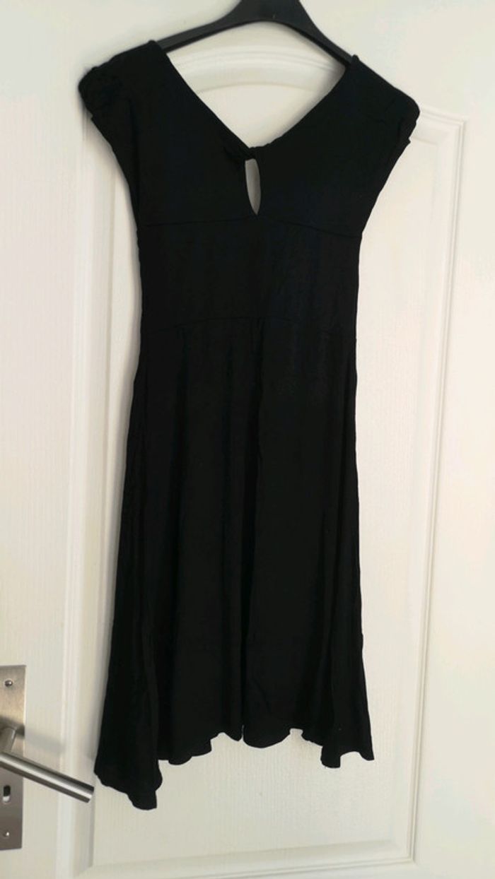 Robe noir - photo numéro 3