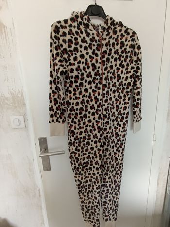 Jolie combinaison léopard fille 146/152