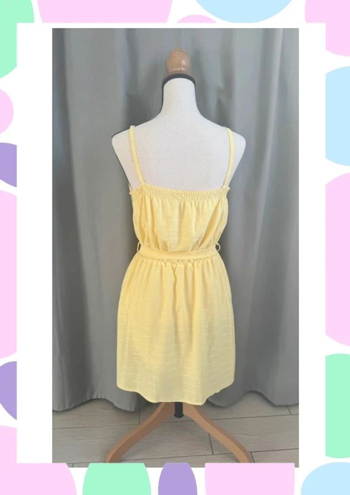 🌼 Robe jaune pastel à fines bretelles - Taille S - photo numéro 2