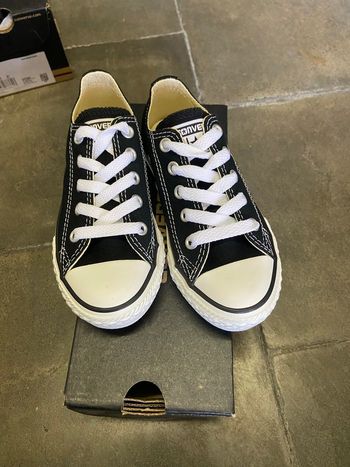 Converse noir courte neuve taille 29