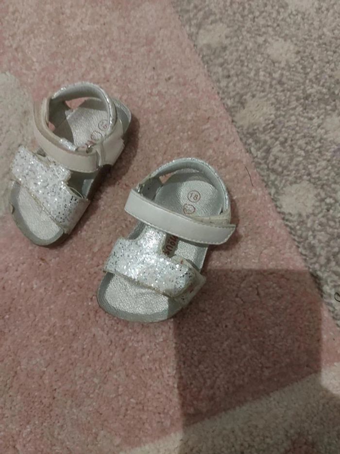 Sandale t 18 - photo numéro 2