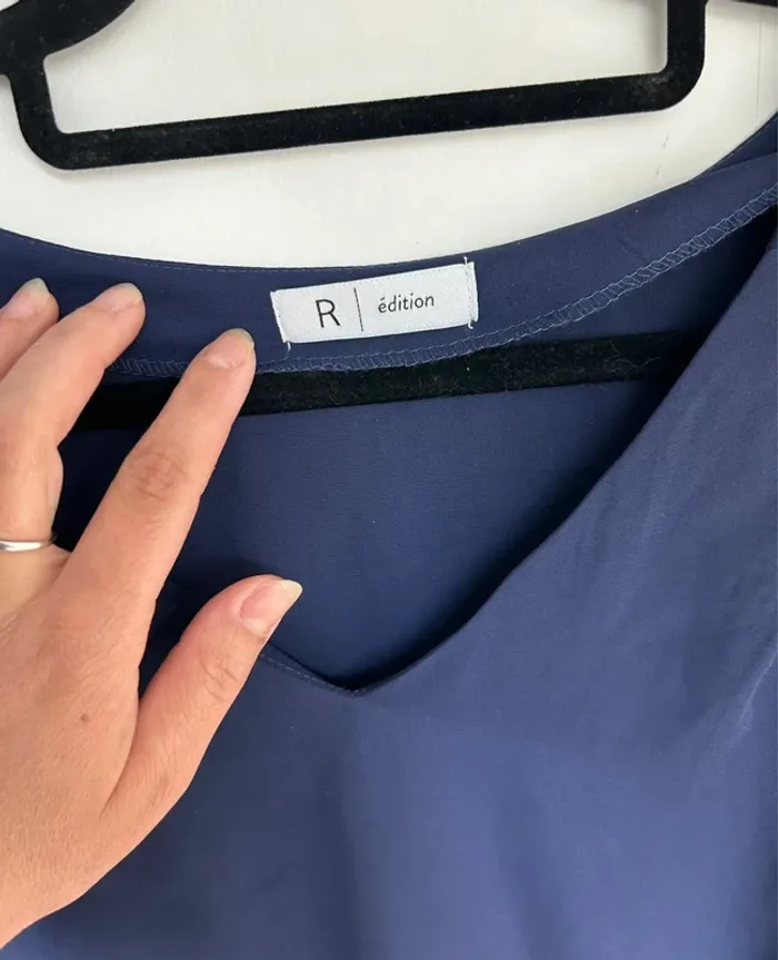 Jolie blouse bleu marine femme taille 48 - photo numéro 3