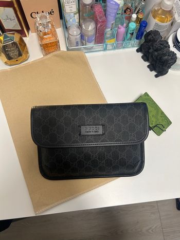 Sacoche Gucci noir avec sac de transport 