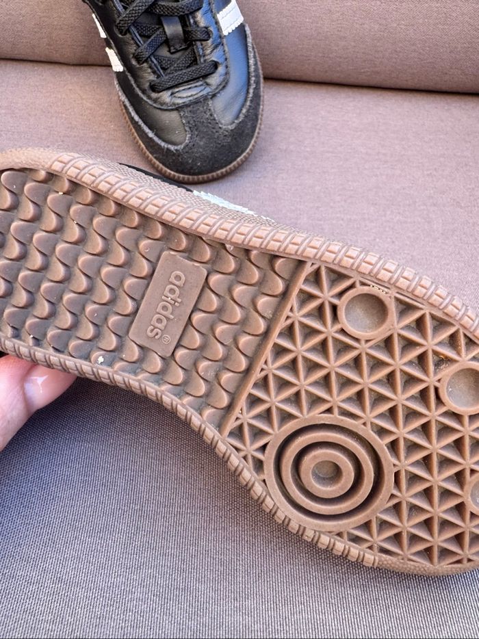 Baskets Adidas Samba unisex.taille 23. - photo numéro 5