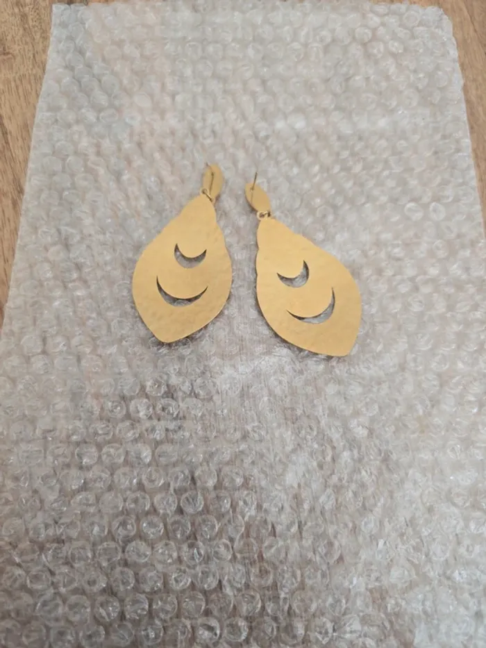 Boucles d'oreilles acier - photo numéro 2