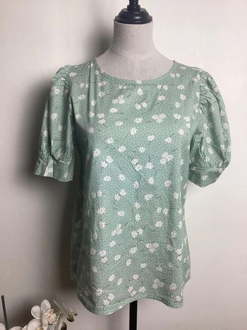 Blouse fleurie vert pâle 36