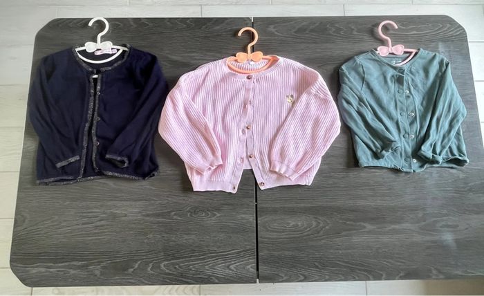 Lot 6 Pull/ vestes fille