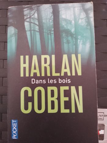 Livre dans les bois