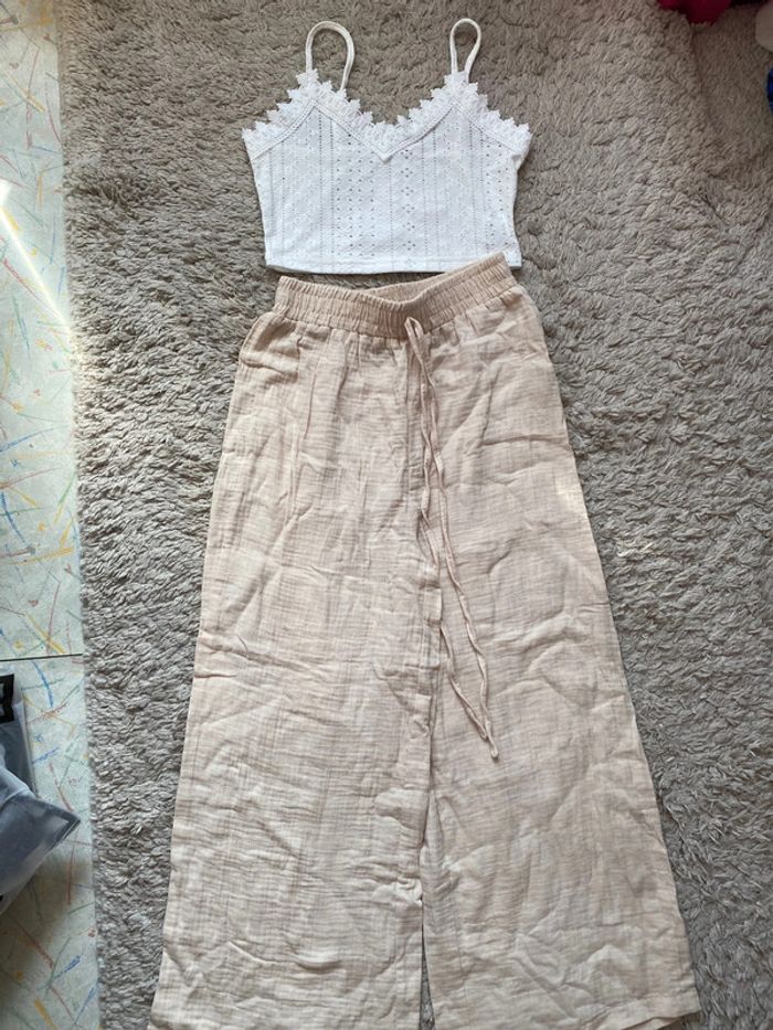 Ensemble beige et blanc
