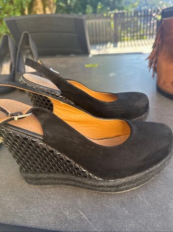 Talon en daim noir