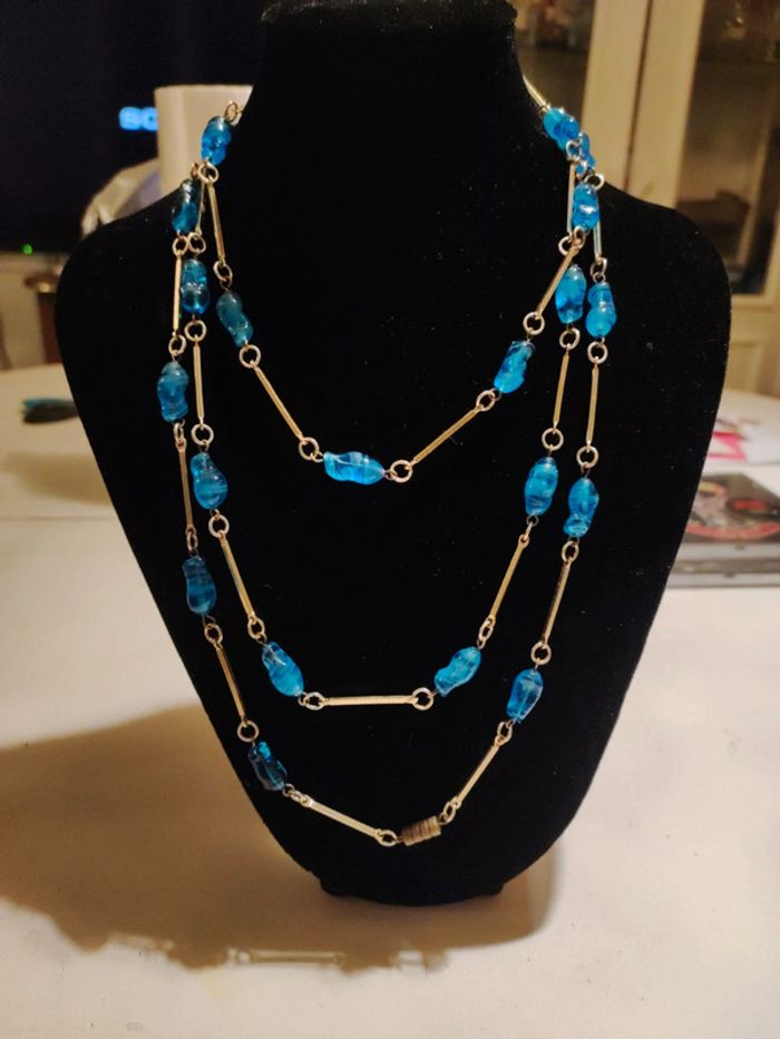 Sautoir 70 cm perles en verre bleues vintage - photo numéro 2