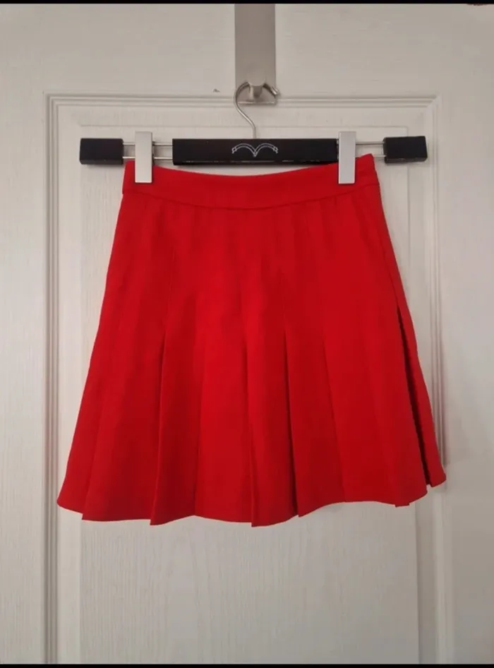 Neuf jolie jupe plissé rouge femme bizzbee XS/34 - photo numéro 2