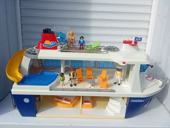 Grand bateau de croisière playmobil avec personnage et accessoires