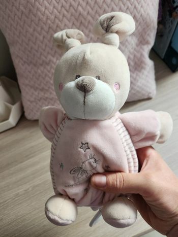 Peluche lapin musical