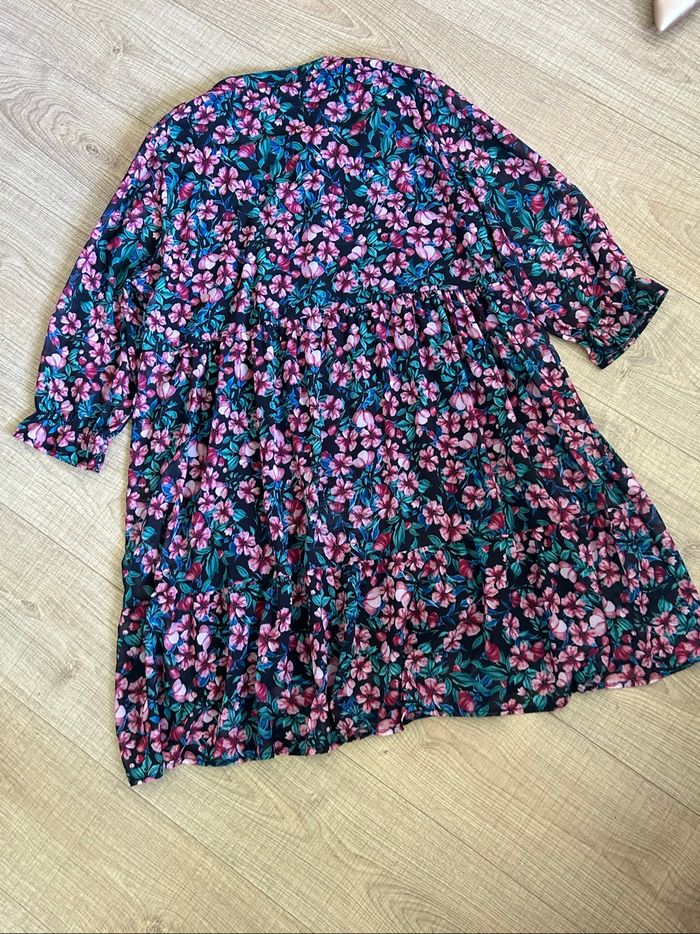 Robe fleurie mi longue LolaLiza taille 46 jamais portée - photo numéro 8