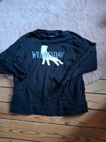 Tshirt mercredi taille 8 ans