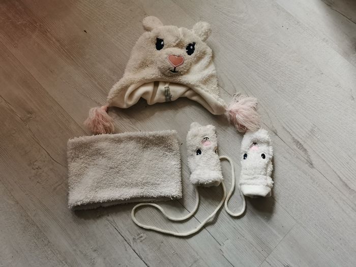 Bonnet cache cou moufle 6 a 12 mois mes petits cailloux