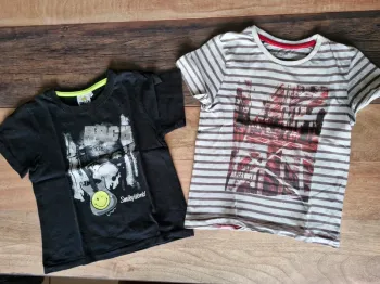 Lot 2 t shirts 6 ans