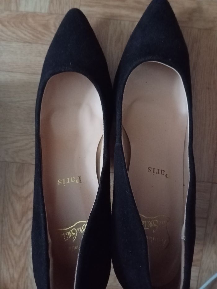 Escarpins Louboutin noires velours 39 - photo numéro 8