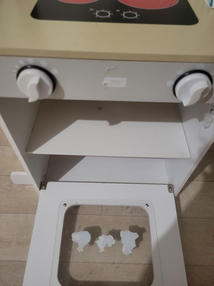 Cuisinière en bois avec accessoires - photo numéro 2