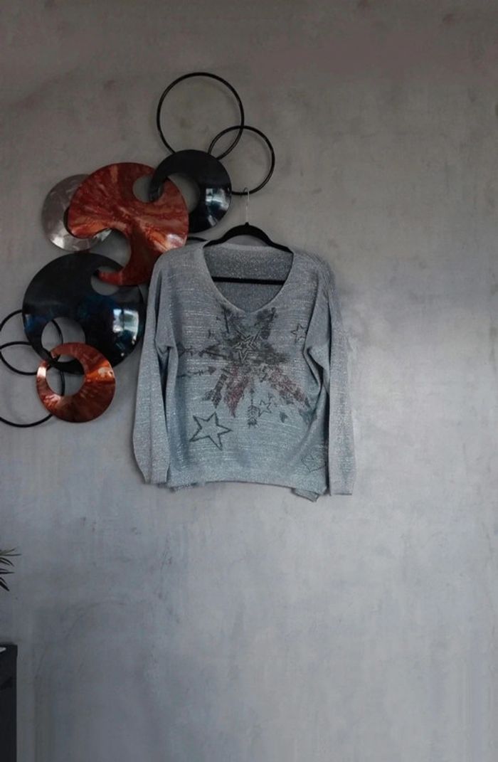 Sweat gris bleuté argenté à étoiles