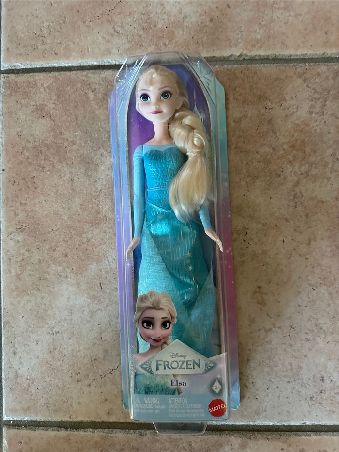 Poupée Disney princesse Elsa la reine des neiges Neuf