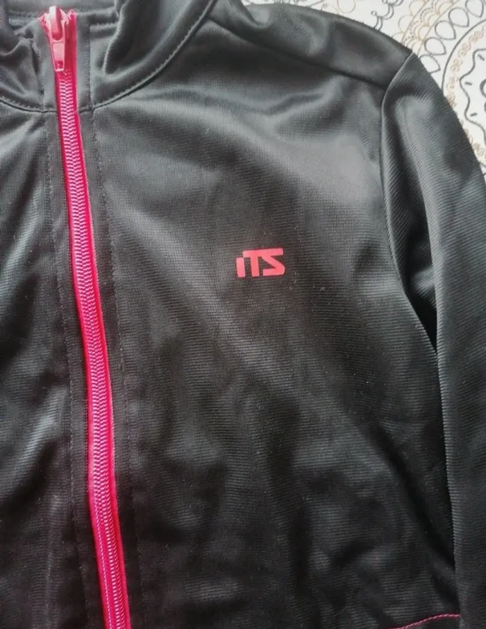 Veste de jogging neuve Its 8 ans - photo numéro 2