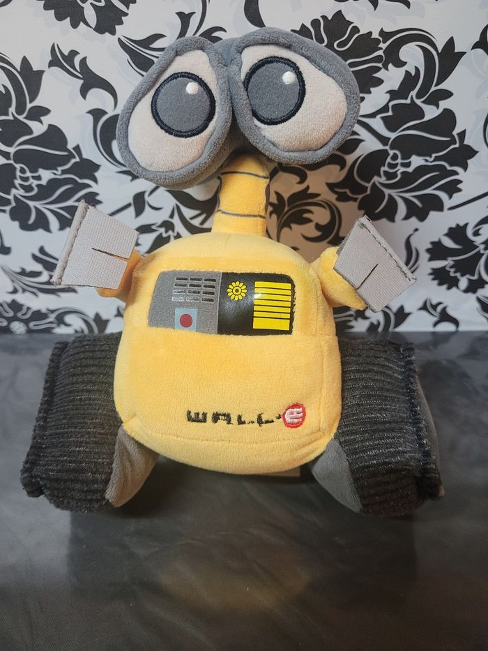 Peluche disney store wall e 20 cm en très bon état - photo numéro 2
