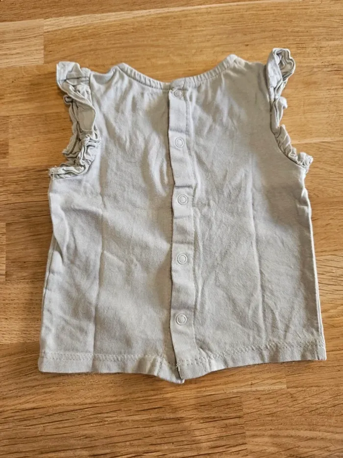 T-shirt/ débardeur 3 mois - photo numéro 4