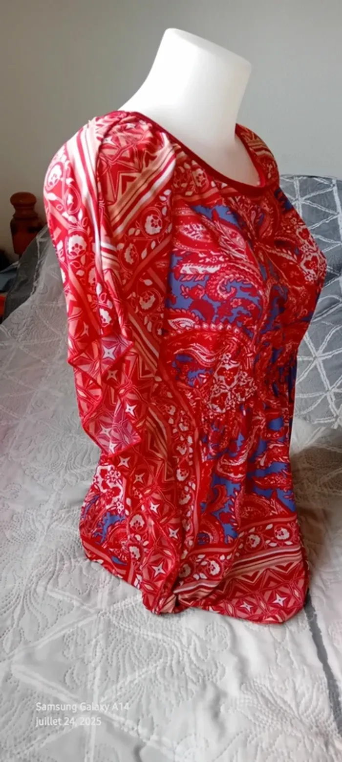 Tunique poncho manches papillon volantées motif floral rouge femme Taille 2 Toumaï - photo numéro 2