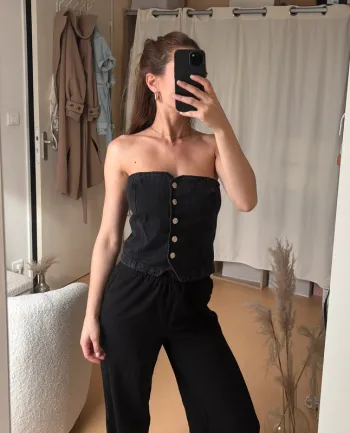 Top bandeau en jean noir à boutons argentés
