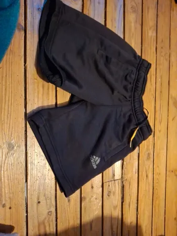Short taille 7/8 ans