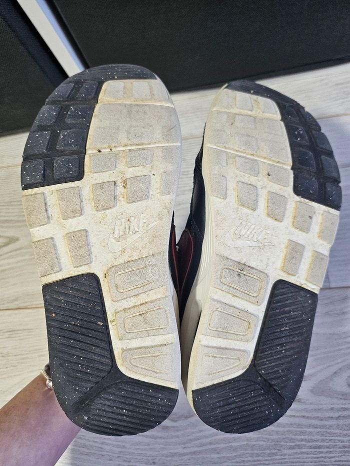 Basket Nike Air max taille 34 - photo numéro 7