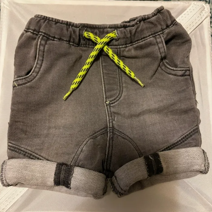 Short jean gris