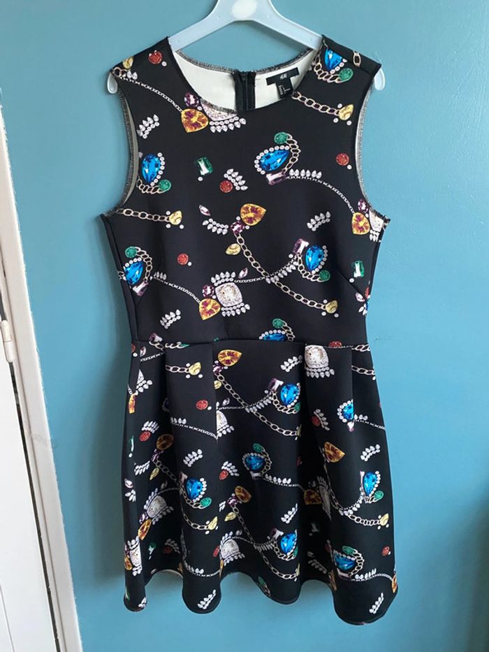 Robe de fête h et m avec motif bijou et diamant
