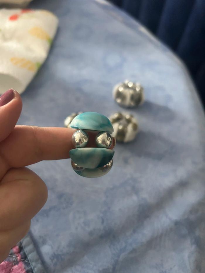 Lot de 4 bagues en perles fantaisies argentés - photo numéro 3