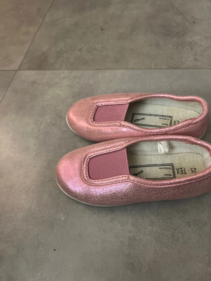 Chaussons roses brillants - photo numéro 3