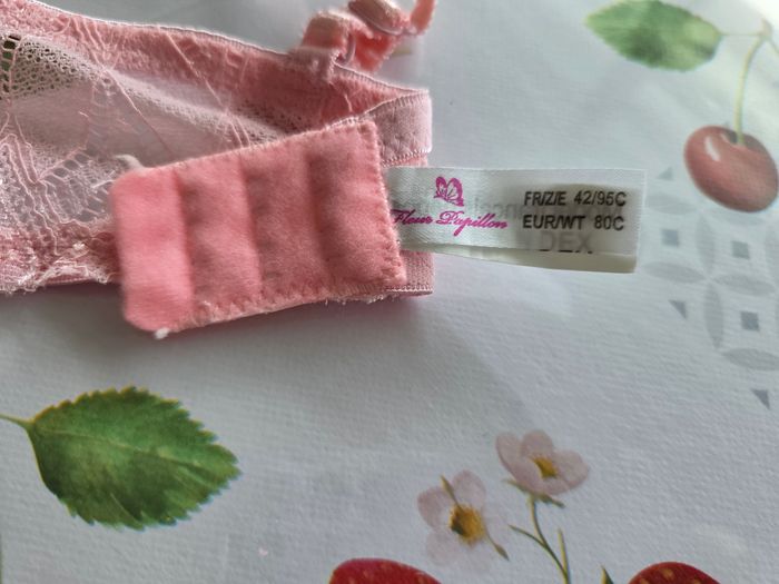 LOTS DE 2 SOUTIEN-GORGE DENTELLE NEUF JAMAIS PORTER TAILLE 95C MARQUE FLEURS PAPILLONS - photo numéro 9