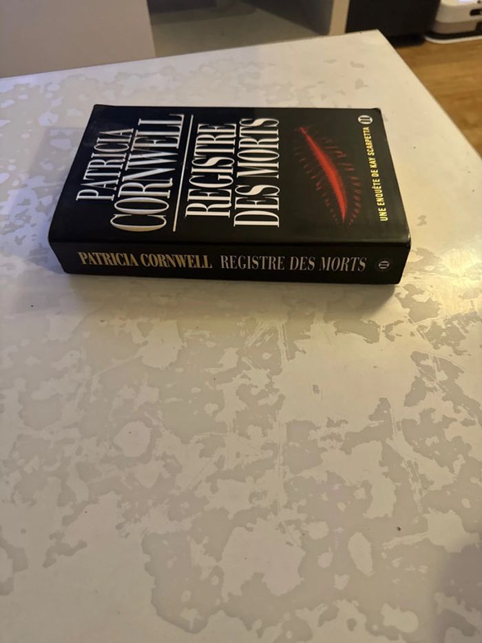 Livre registre des morts - Patricia cornwell - photo numéro 4