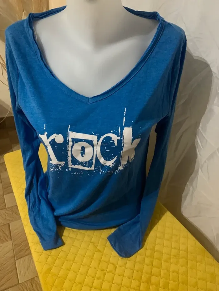 TEE shirt bleu Collection manches longues taille 42-44 - photo numéro 2