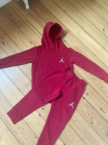 Ensemble survêtement rouge Jordan 3-4 ans