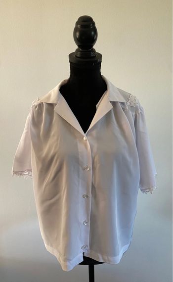 Chemise blanche vintage avec dentelle style broderie taille M