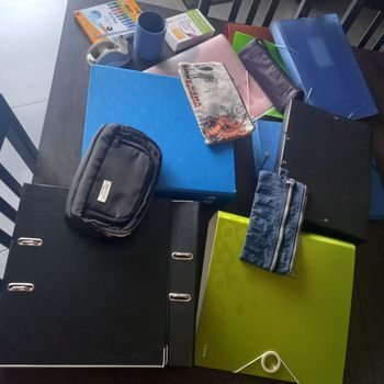 Lot fournitures scolaires